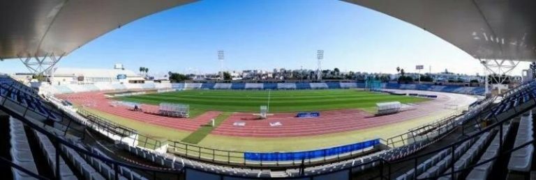 El club del entrenador detenido por abusos asegura que no constaban delitos en el certificado