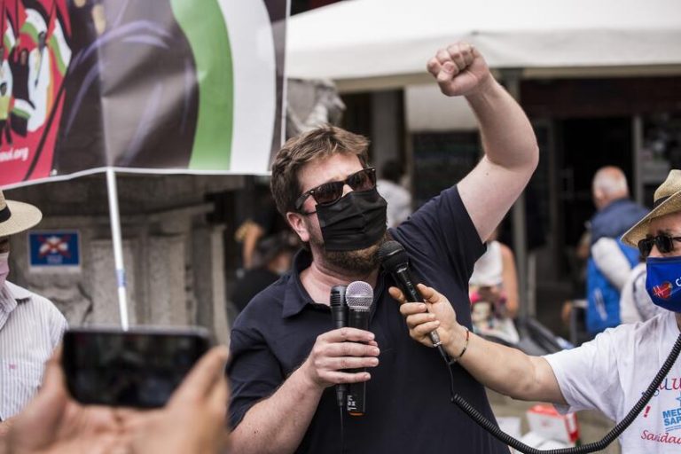 Anticapitalistas pide un referéndum para que la ciudadanía decida sobre el precio de la luz y los alquileres