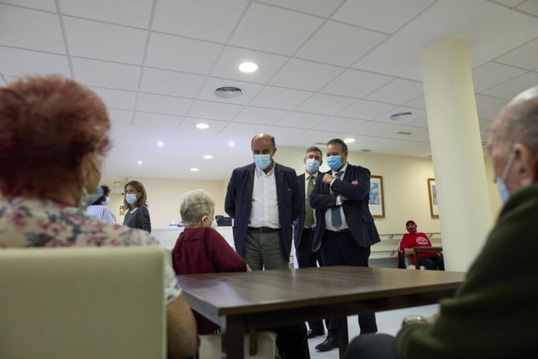 Madrid recuerda importancia de llevar mascarilla en interiores