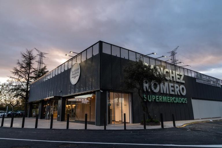 Competencia da 'luz verde' a la compra de Sánchez Romero por parte de El Corte Inglés