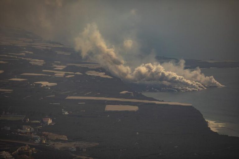 Los geólogos no descartan la apertura de nuevas bocas eruptivas en La Palma