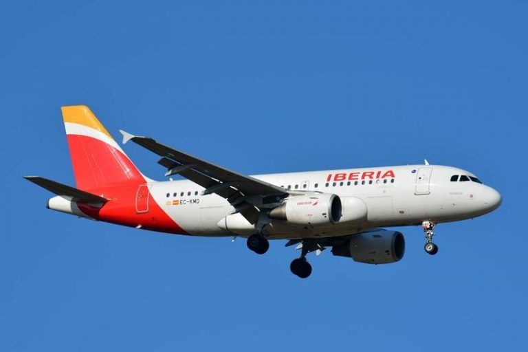 Iberia y Level ofrecerán 37 rutas en la costa oeste de EE.UU. tras un acuerdo con Alaska Airlines
