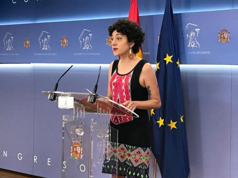 Podemos y Cs dicen que no sorprende que el PP invitara a su Convención a Vargas Llosa