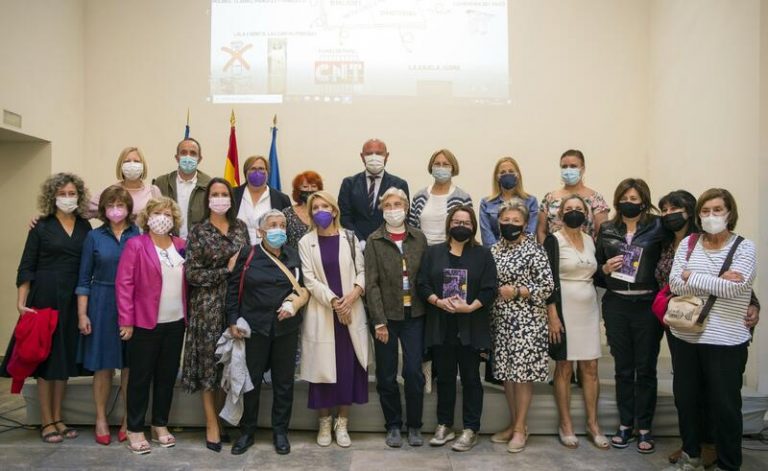 10 periodistas reivindican el papel de la mujer en la Guerra Civil con 'Nietas de la Memoria'