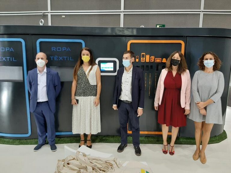 La EMTRE presenta un prototipo de ecoparque autónomo que permitirá reciclar a cualquier hora del día