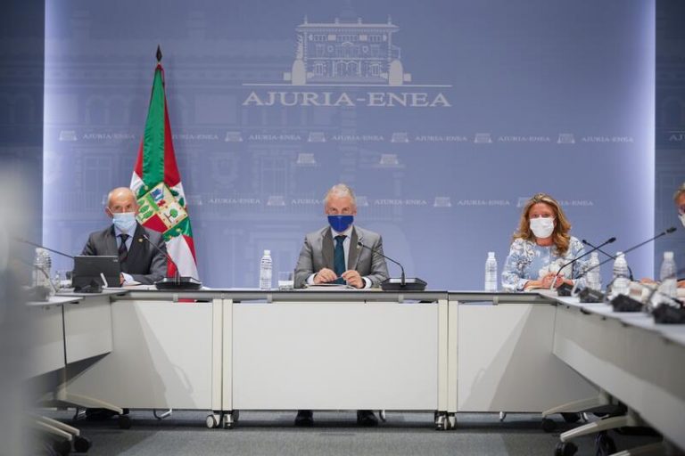 Euskadi levanta la emergencia y entra en etapa de vigilancia con aforo de 80% en recintos de más de 5.000 personas
