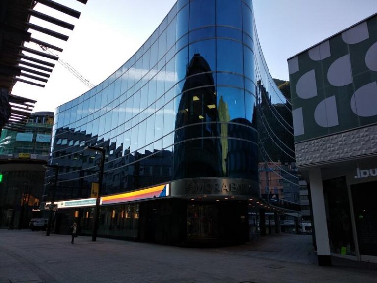 Banco Sabadell traspasa a Morabanc toda su participación en Banc Sabadell d'Andorra por 68 millones