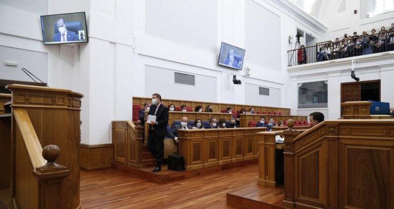 Page invita a Núñez (PP) a intentar gobernar por mayoría y no ampararse en sumar con Vox