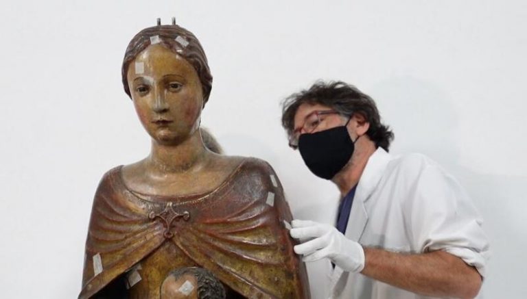 Inician la restauración de la talla gótica de la basílica de la Mercè de Barcelona