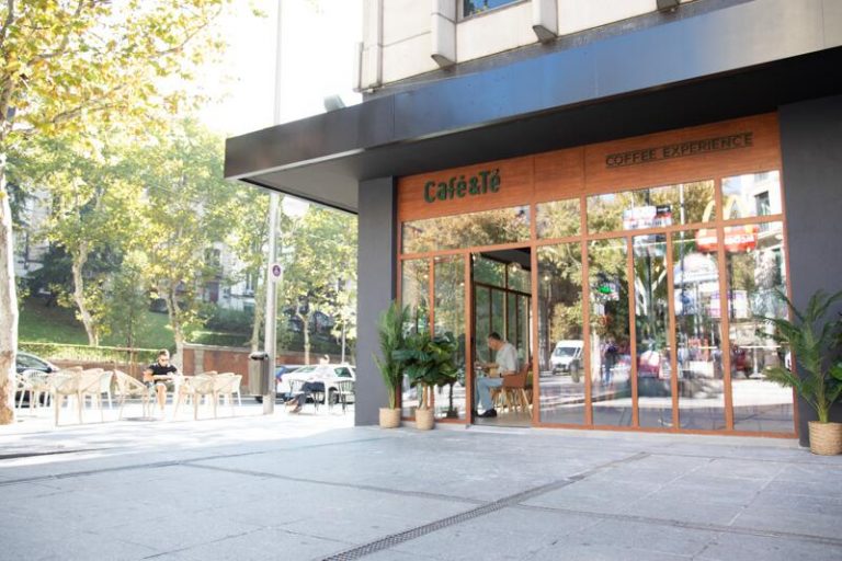 Café & Té comienza la renovación de su marca en su flagship de la Plaza de los Cubos de Madrid