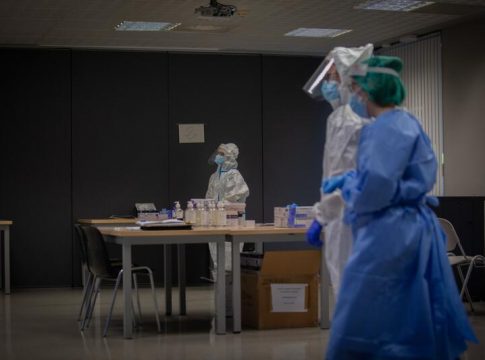 Hospital Cataluña registra 991 casos y dos muertes en las últimas 24 horas