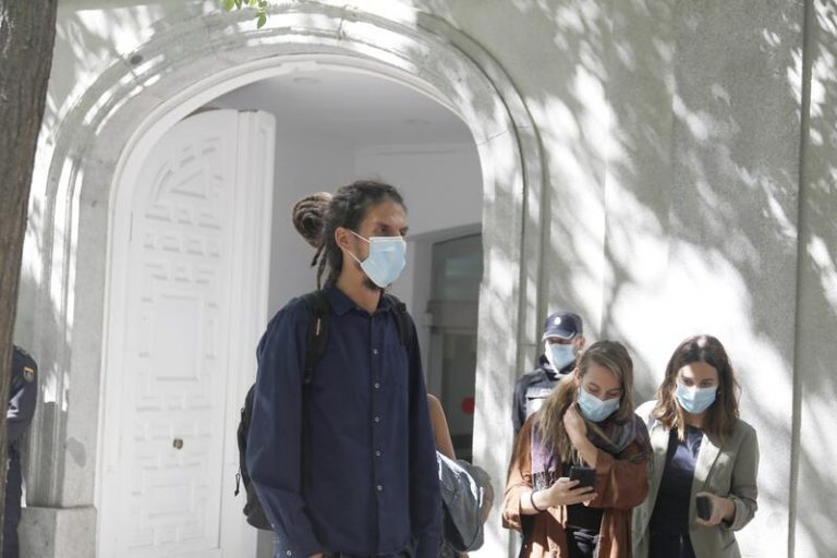 Sindicatos policiales piden la dimisión del diputado de Podemos