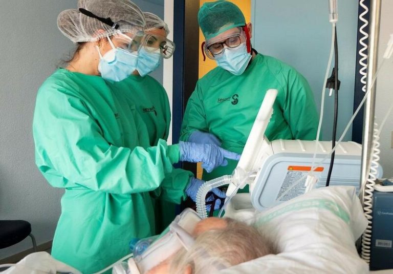 3 hospitales de Castilla-La Mancha, libres de pacientes COVID en una jornada con 82 positivos