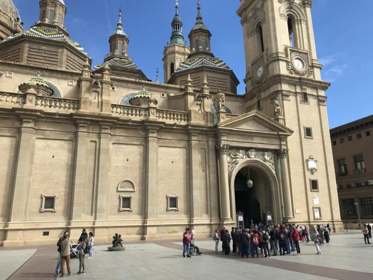 El deán del Cabildo pide paciencia para poder acceder a la Basílica del Pilar en los próximos días