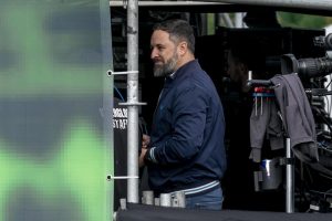 Abascal carga contra Casado, "un burdo relevo" del PSOE al que augura que "no llegará a ningún Gobierno"