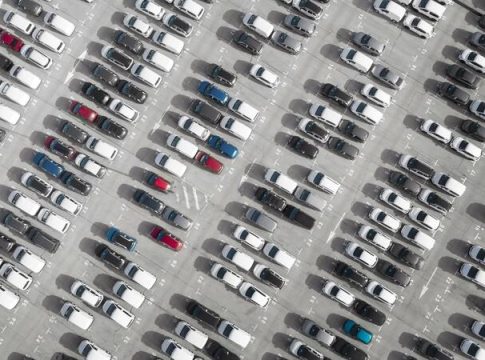 Parque de coches La venta de vehículos eléctricos debe aumentar un 13.500% para un parque de 5 millones en 2030