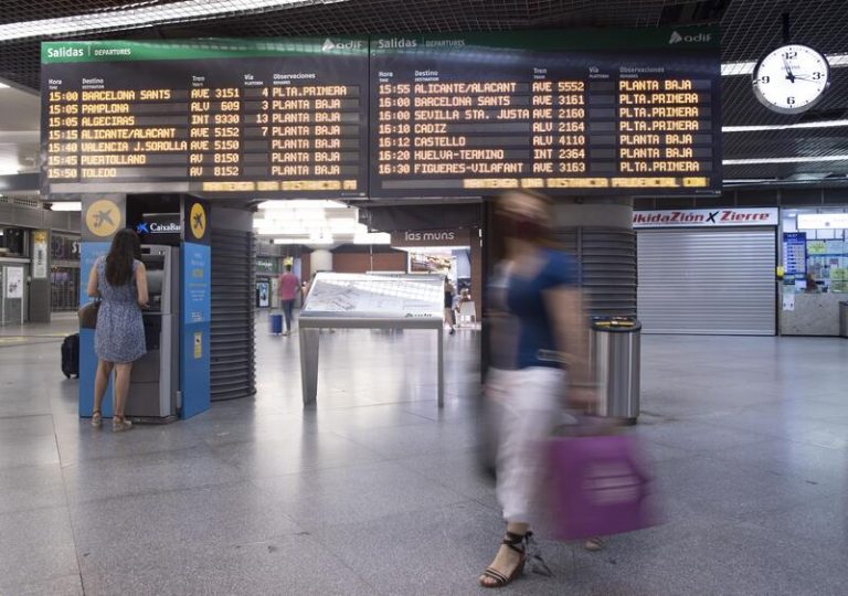 La finalización del AVE Madrid-Galicia permitirá reducir los viajes hasta 88 minutos