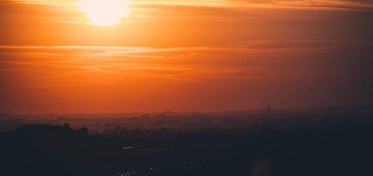 La OMS insta a los países a comprometerse con el cambio climático para garantizar la salud