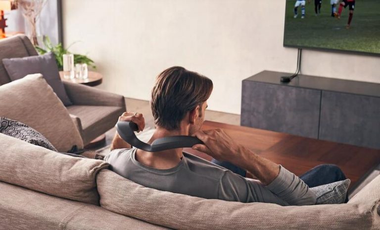 Sony presenta un altavoz inalámbrico tipo 'neckband' con sonido espacial y personalizado