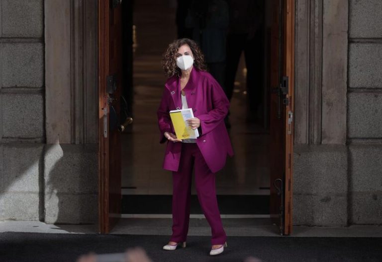 El Gobierno prevé invertir en Cataluña y Andalucía el doble que en Madrid