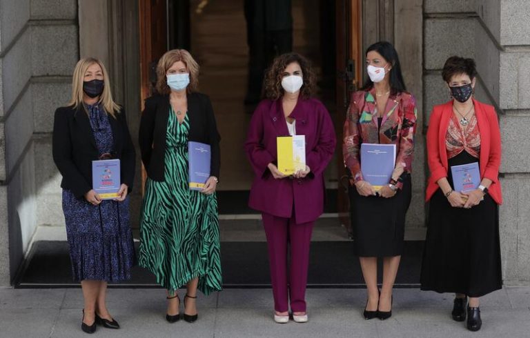 La deuda pública se reducirá al 115,1% del PIB y el Tesoro captará 242.846 millones