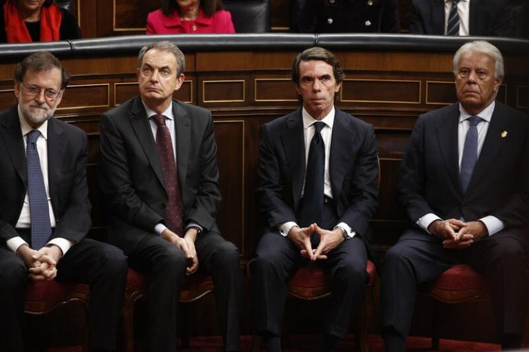 El Gobierno congela la partida de 298.320 euros para los expresidentes de Gobierno