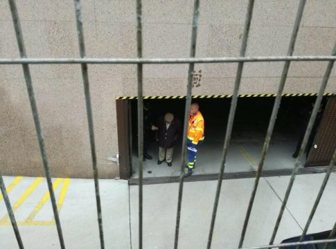 El anciano 'rayacoches' de Vigo Suspendido el juicio contra el anciano 'rayacoches' de Vigo, que ha sido incapacitado judicialmente