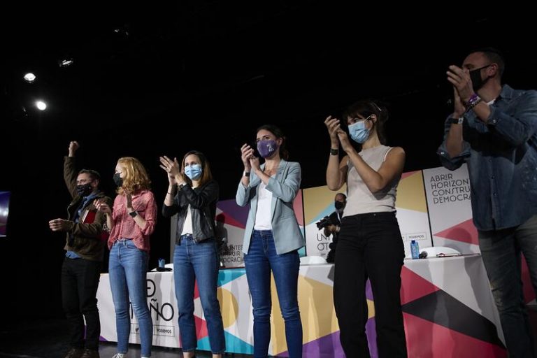 Podemos redobla su republicanismo ante la 