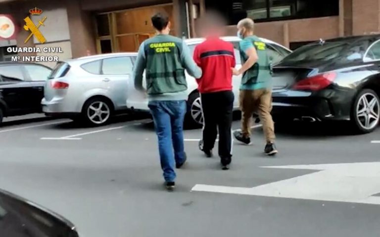 Detenido un vecino de Gijón acusado de poseer y distribuir pornografía infantil