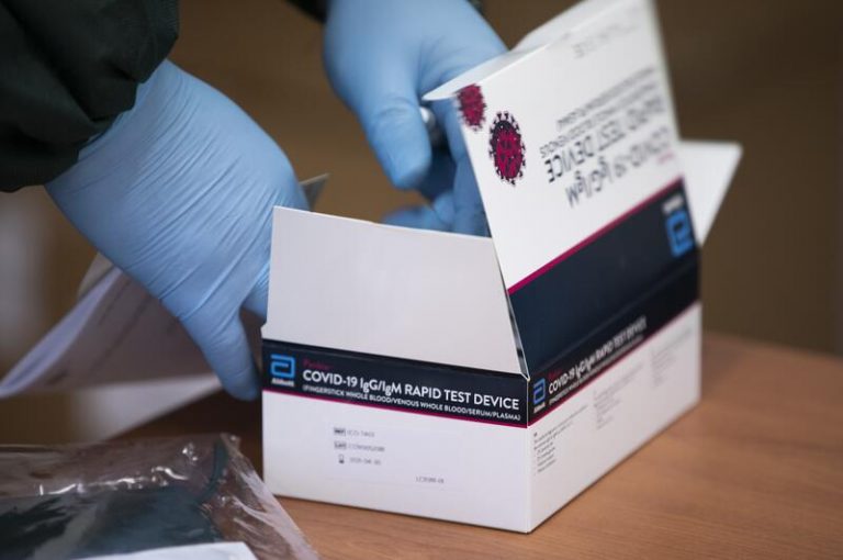 Andalucía vuelve a subir su tasa hasta 30,09 puntos y suma 289 contagios y un fallecido