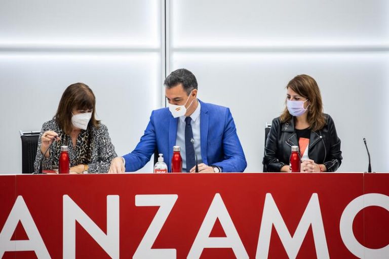 Podemos e IU creen que el PSOE asume su agenda tras el congreso