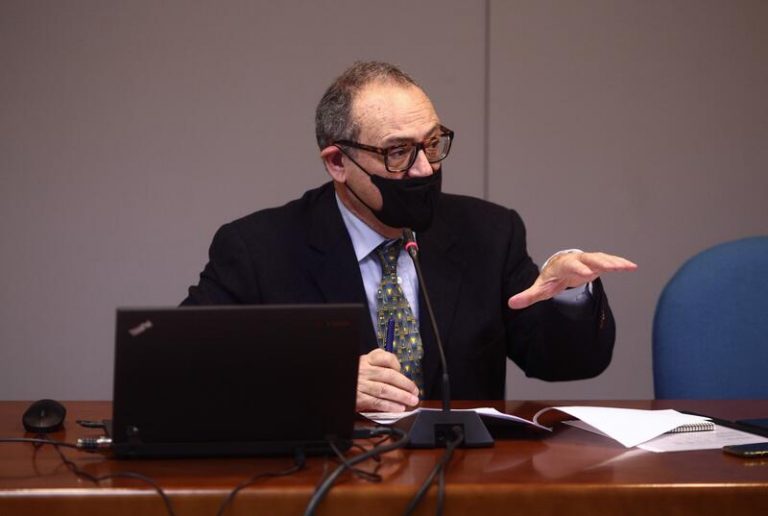 El delegado del Gobierno sobre Drogas advierte del cannabis: Estamos preocupados por su banalización