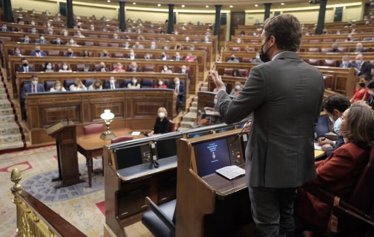 Sánchez y Casado protagonizan este miércoles su primer 'duelo' en el Congreso