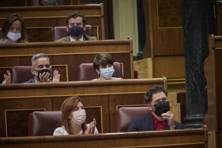 Socios del Gobierno advierten al PSOE y Podemos: El bono joven encarecerá los alquileres