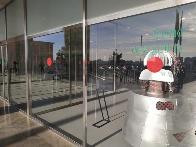 Mantienen la acusación a una mujer en Málaga por intentar matar a su marido