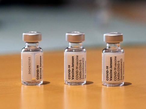 Dosis vacuna Farmacéuticas y países ricos solo suministran una séptima parte de las dosis a los países más pobres