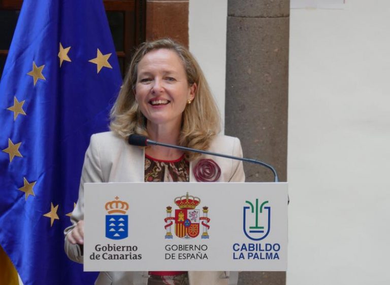 El Gobierno quiere que las empresas de inversión más grandes se autoricen como entidades de crédito