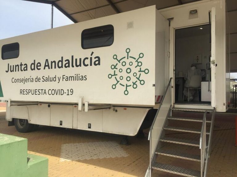 Andalucía alcanza el 79,7% de población con pauta completa