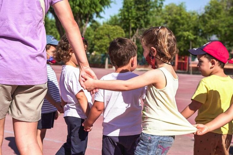Galicia se abre a retirar la mascarilla en los recreos