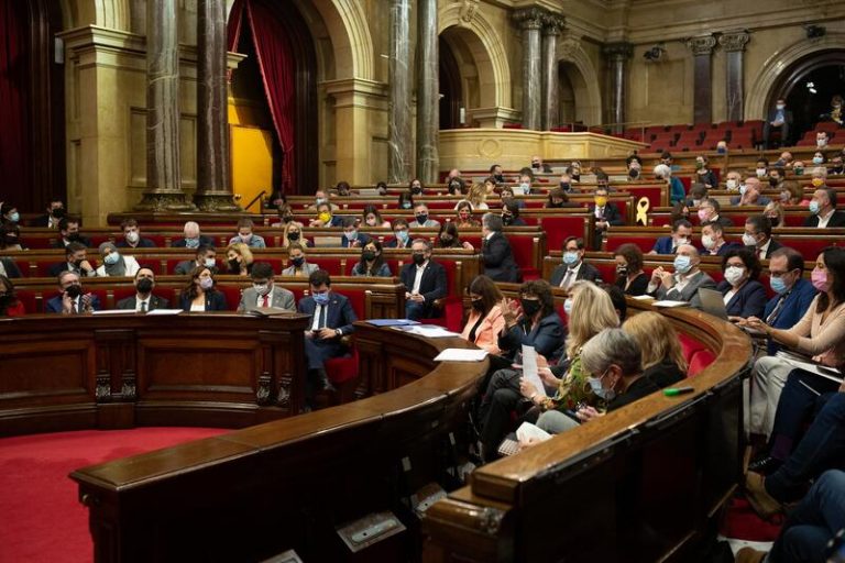 El Parlament catalán rechaza la decisión de Cuentas de no aceptar los avales del ICF