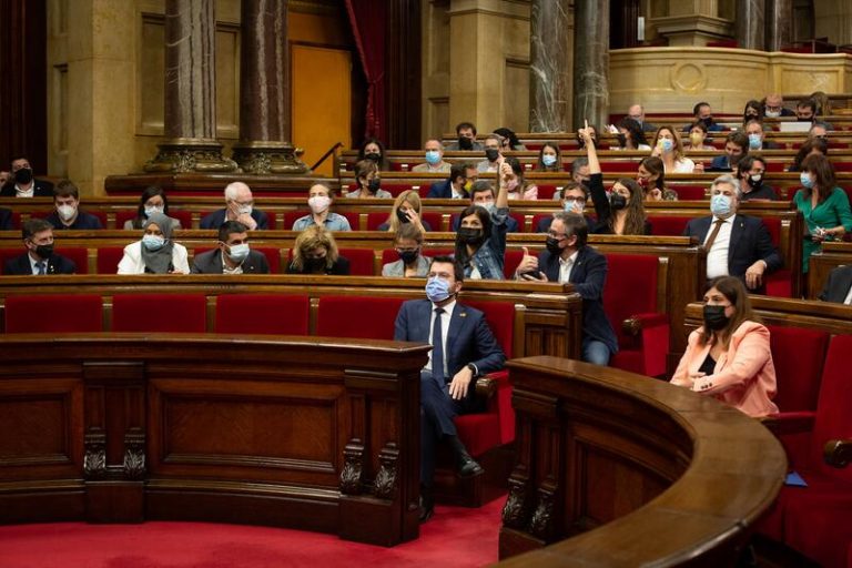 ERC y Junts piden que el Govern negocie con el Gobierno ampliar el techo de efectivos de Mossos