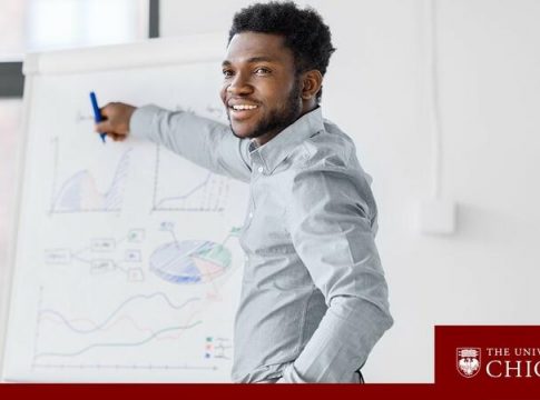 Profesor de la Universidad de Chicago La Universidad de Chicago lanza nuevos cursos para formar a profesionales para la 'era del dato'