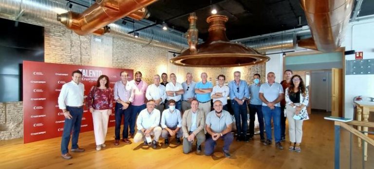 Heineken España y los agricultores andaluces suman fuerzas para impulsar la sostenibilidad en el campo