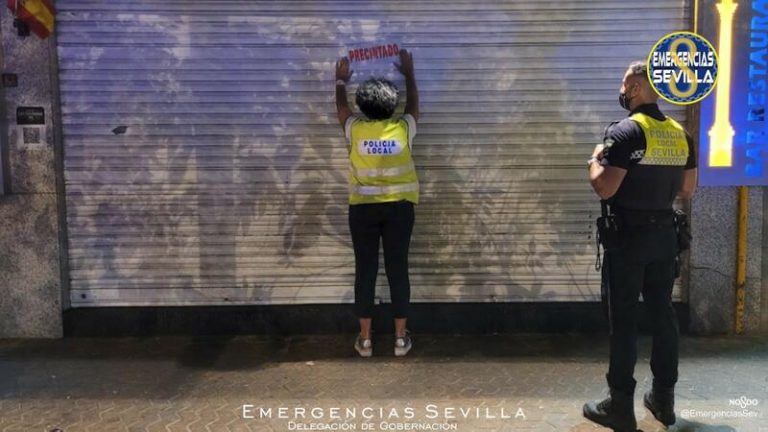 Desalojadas 1.135 personas del interior de dos discotecas por incumplir medidas Covid