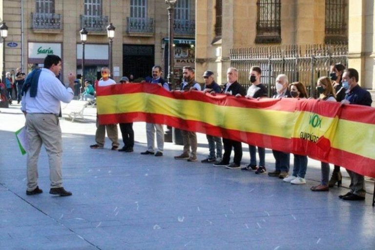 Vox exige a los presos de ETA que colaboren 