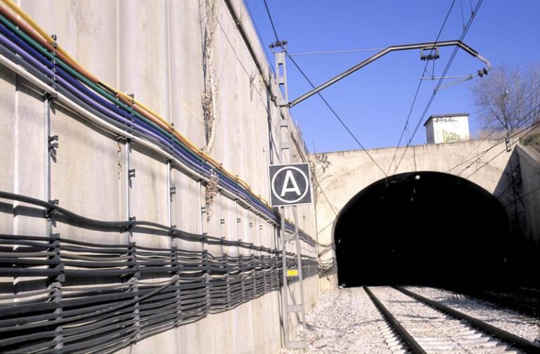 Adif adjudica a Nae el proyecto para definir su estrategia en el ámbito de las telecomunicaciones y el 5G