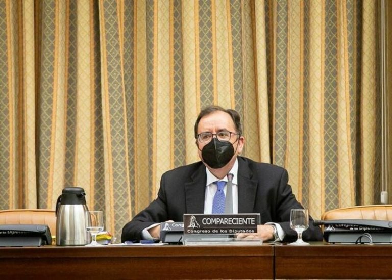 Prisiones dice que las decisiones sobre presos de ETA están 