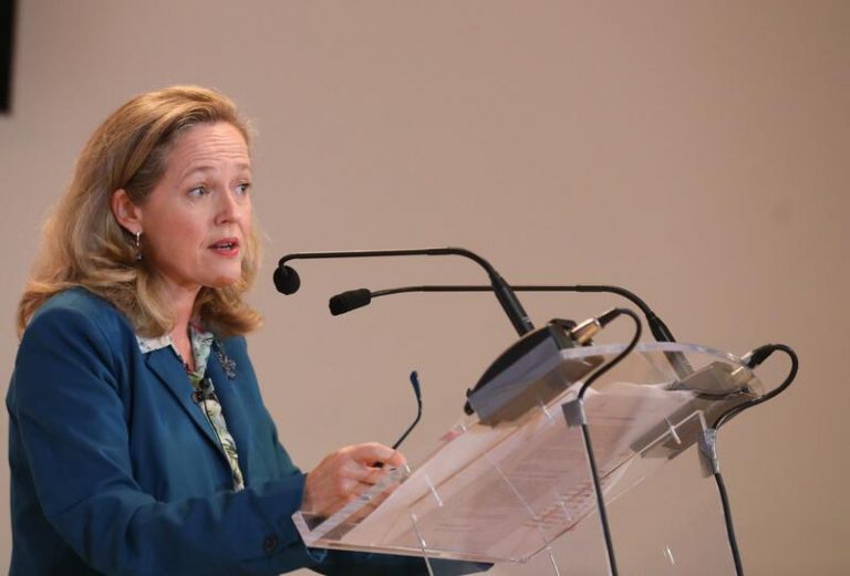 Calviño: No hay ningún inconveniente en que Trabajo lidere la mesa de la reforma laboral