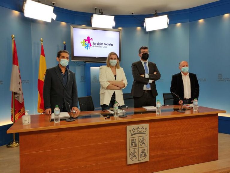 La tercera dosis se ha inoculado casi en el 100% de los centros de mayores de Castilla y León