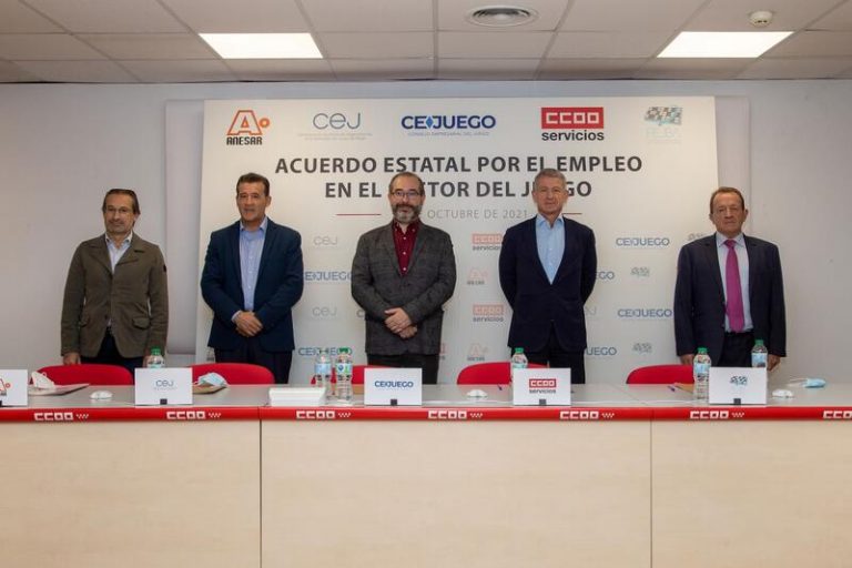 CCOO y asociaciones de la industria del juego privado firman una alianza para proteger el empleo en el sector
